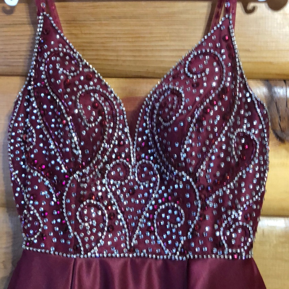Prom/Prom Escort Dress - Picture 2 of 4
